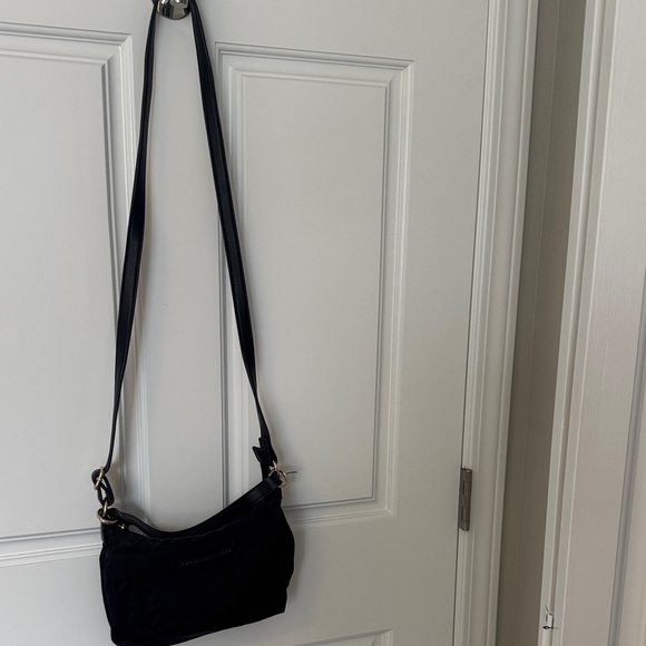 Tommy Hilfiger Handbags - Tommy Hilfiger Elegant Black Crossbody Bag